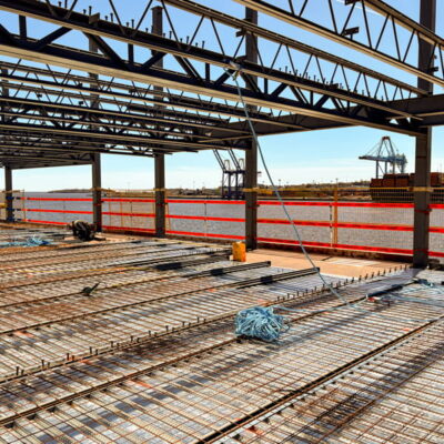 straprail-floats-over-the-deck