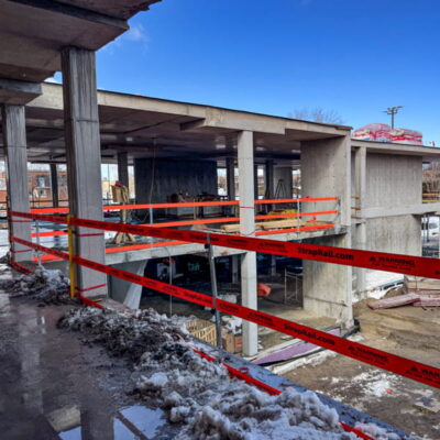 straprail-on-concrete-columns